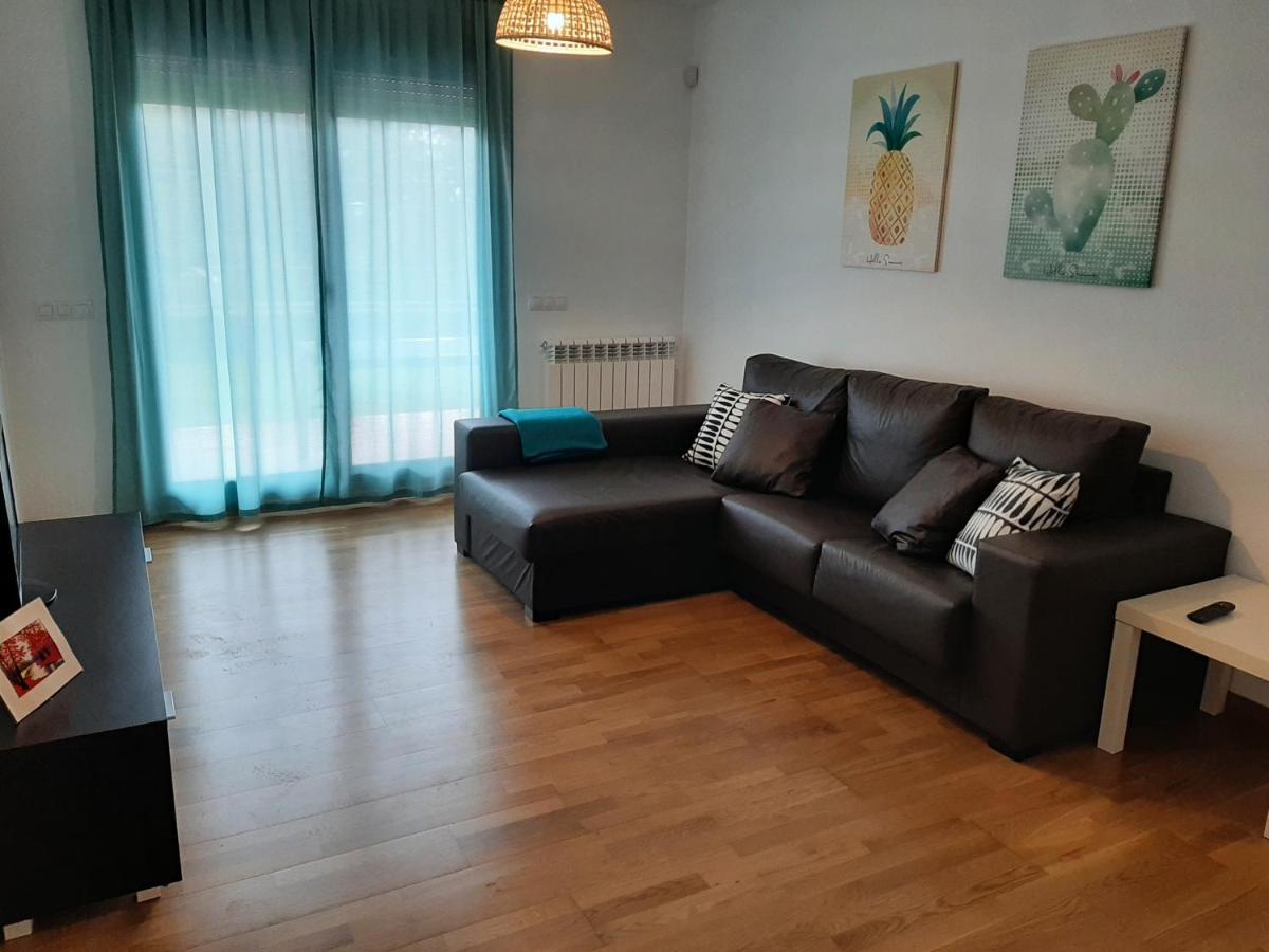 Apartamento Con Jardin Privado Y Piscina Leilighet Cirueña Eksteriør bilde