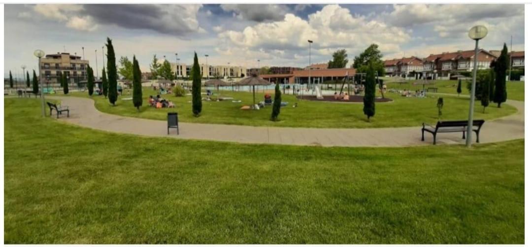 Apartamento Con Jardin Privado Y Piscina Leilighet Cirueña Eksteriør bilde